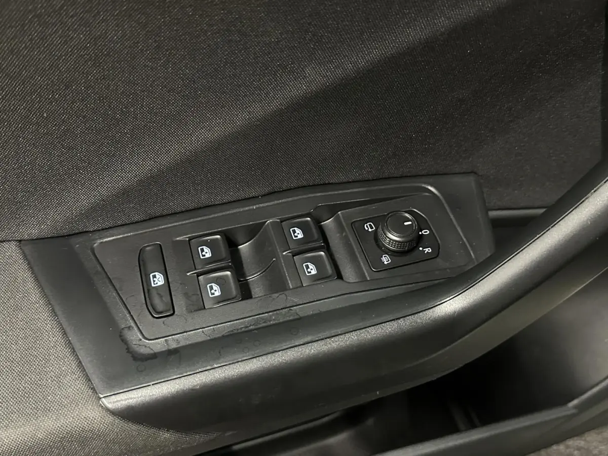 1.0 TSI Life Business CAMERA CARPLAY NAVI ADAPTIEF CRUISE ECC.