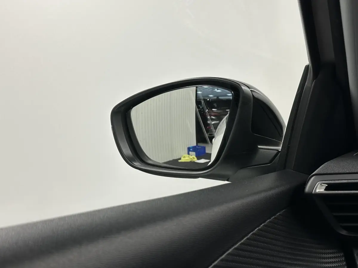1.2 PureTech Active Pack CRUISE NAVIGATIE CARPLAY