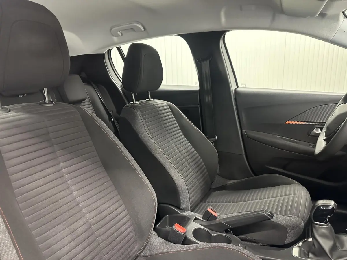 1.2 PureTech Active Pack CRUISE NAVIGATIE CARPLAY