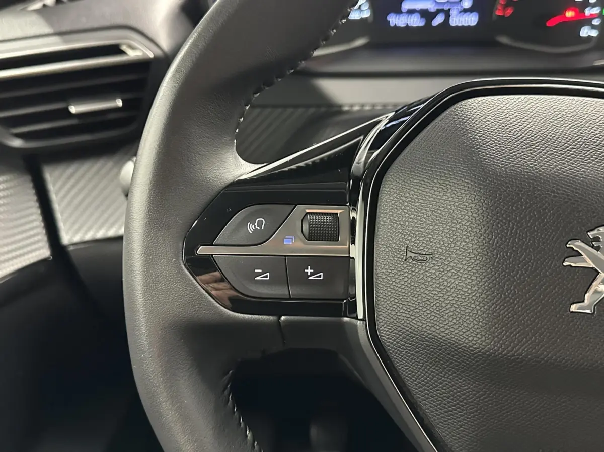 1.2 PureTech Active Pack CRUISE NAVIGATIE CARPLAY