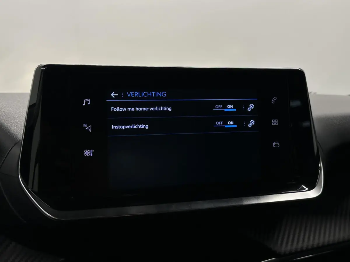 1.2 PureTech Active Pack CRUISE NAVIGATIE CARPLAY