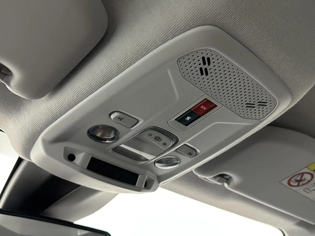 1.2 PureTech Active Pack CRUISE NAVIGATIE CARPLAY