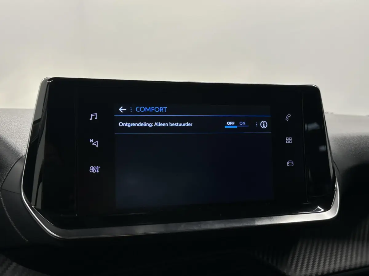 1.2 PureTech Active Pack CRUISE NAVIGATIE CARPLAY
