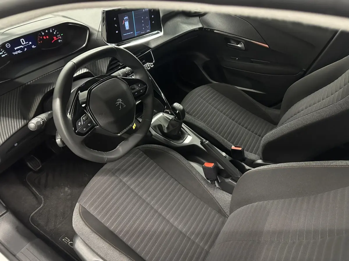1.2 PureTech Active Pack CRUISE NAVIGATIE CARPLAY