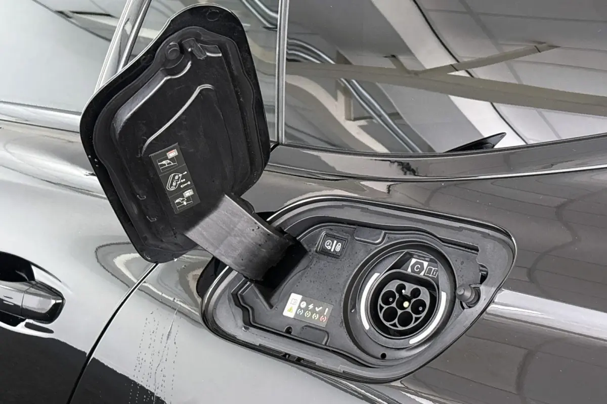 1.6 HYbrid GT Pack Business Stoelverwarming Camera Keyless