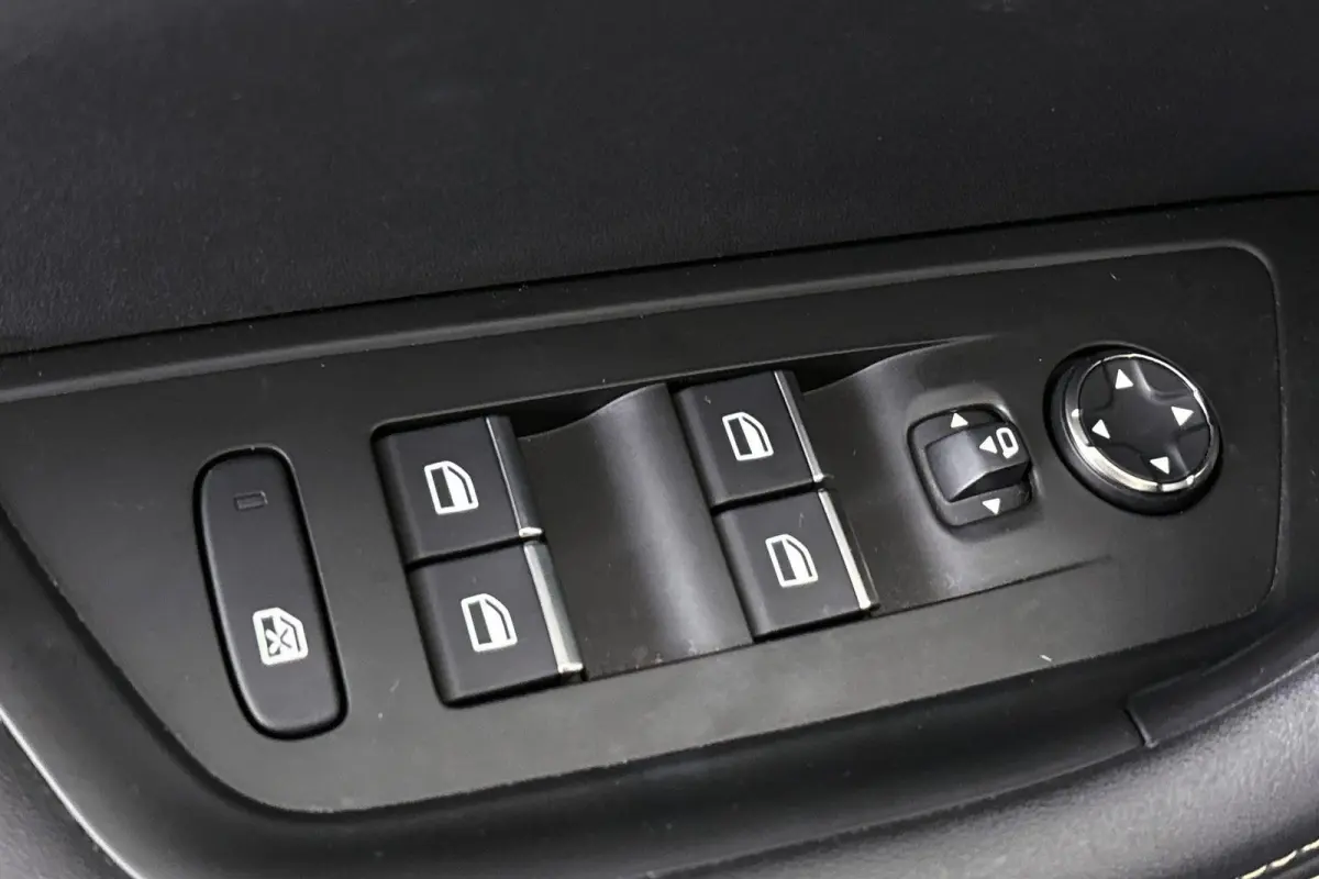1.6 HYbrid GT Pack Business Stoelverwarming Camera Keyless