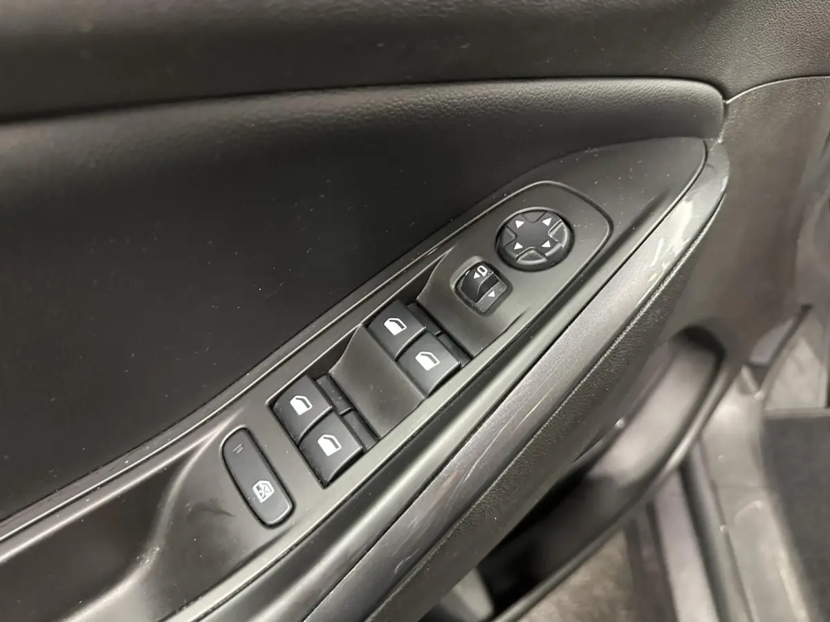 1.2 Turbo Elegance CAMERA TREKHAAK LM NAVI CARPLAY CRUISE ECC.
