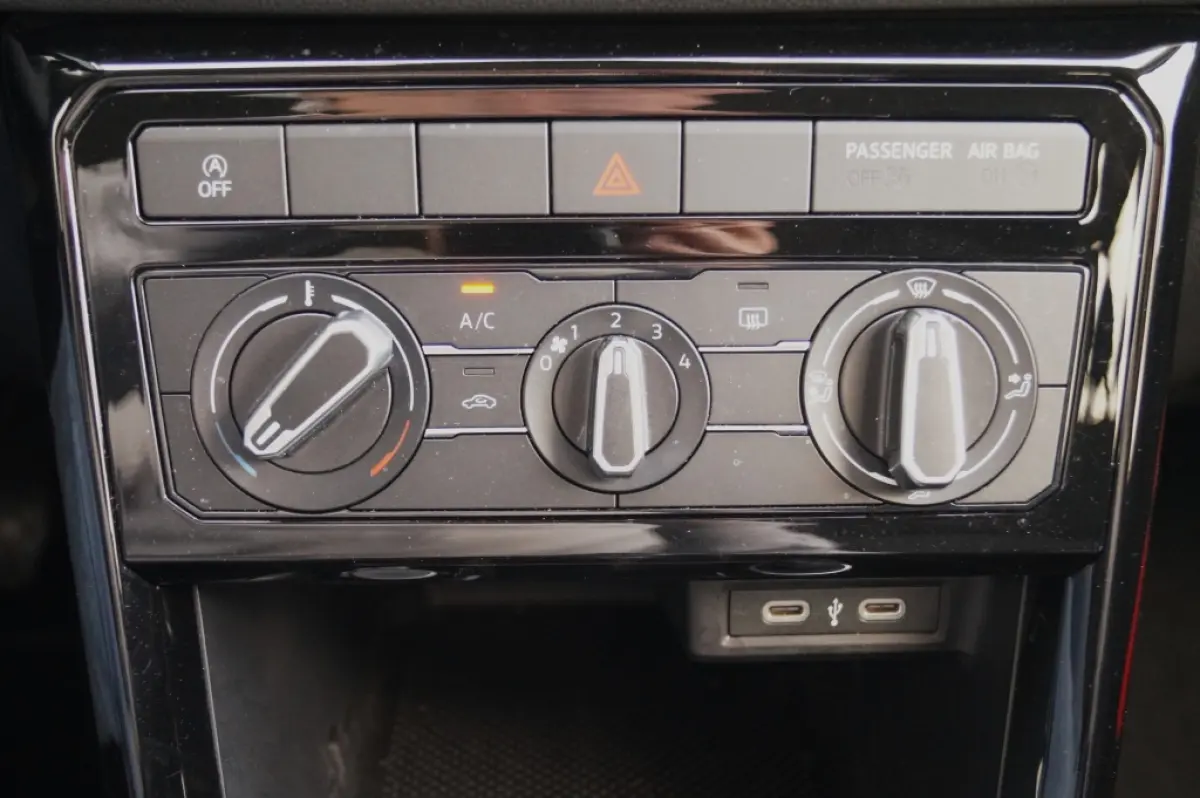 1.0 TSI Life Edition -LED-DIGI-AIRCO-CRUISE-