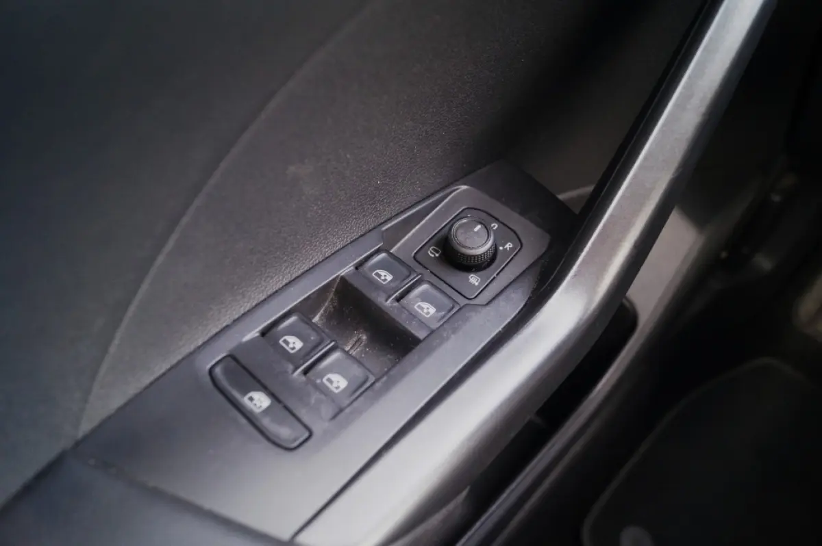 1.0 TSI Life Edition -LED-DIGI-AIRCO-CRUISE-