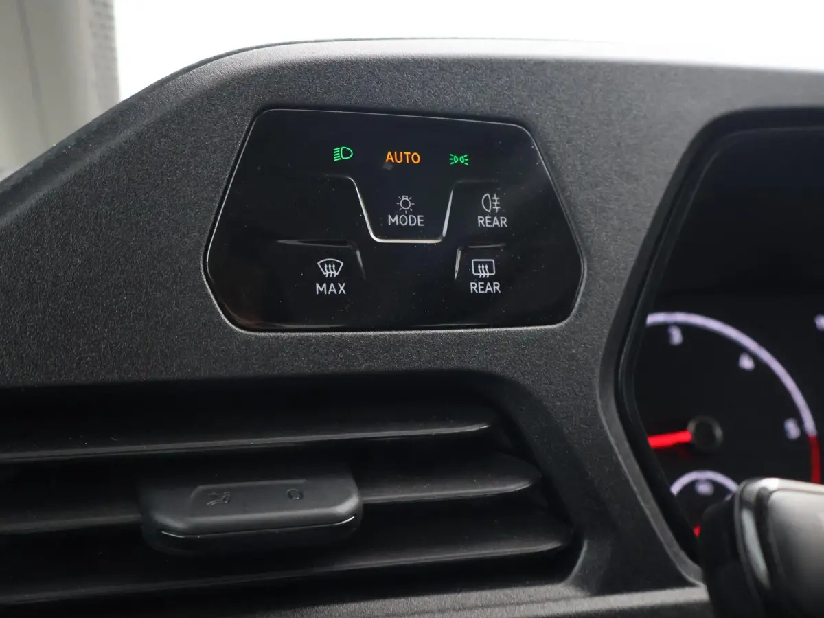 2.0 TDI + CRUISE CONTROL | AIRCO | BLUETOOTH | PARKEERSENSOREN | 2 ACHTERDEUREN