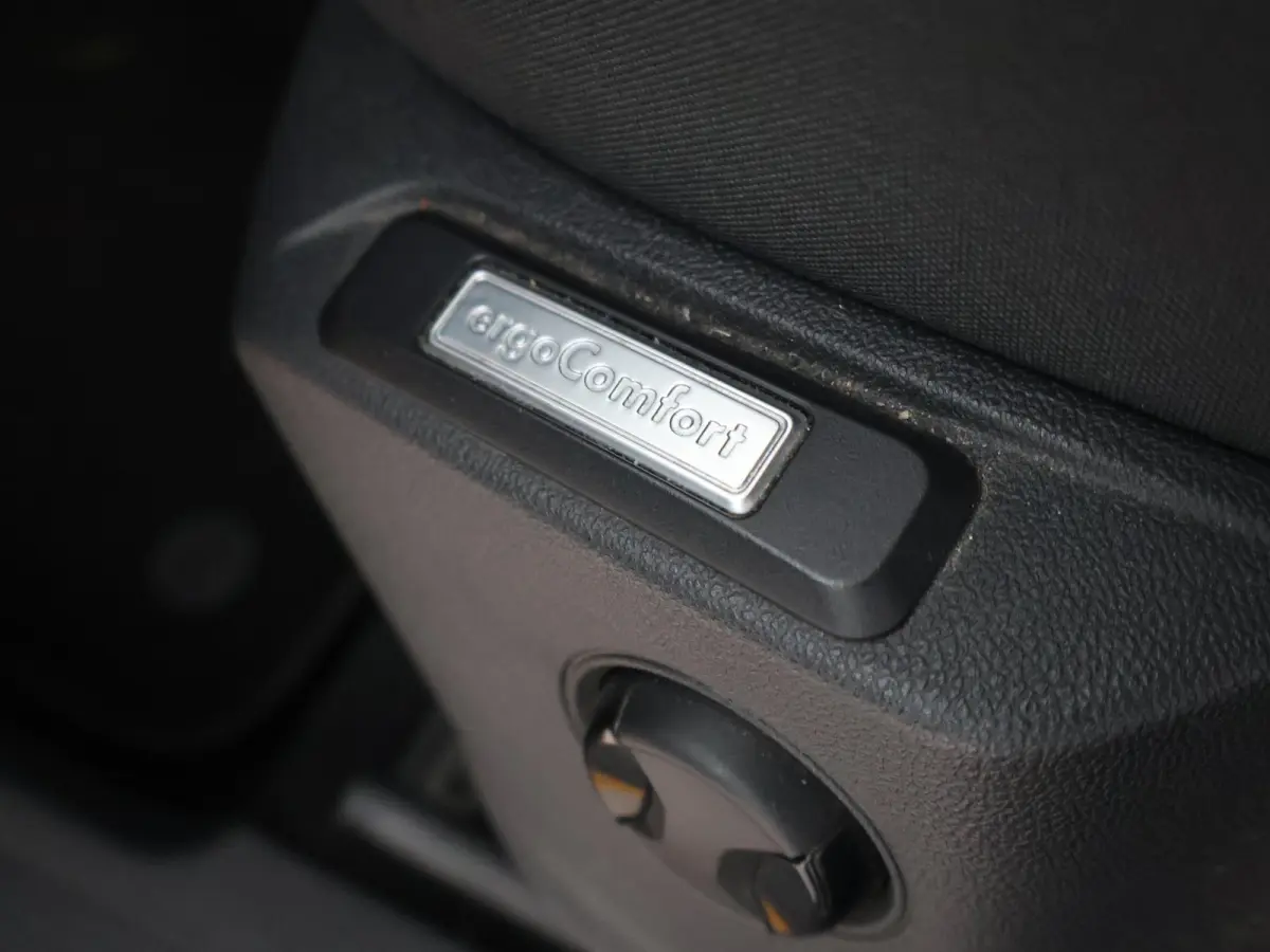 2.0 TDI + CRUISE CONTROL | AIRCO | BLUETOOTH | PARKEERSENSOREN | 2 ACHTERDEUREN