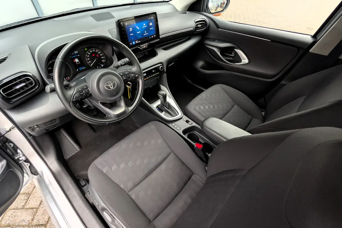 1.5 Hybrid 115 Active Apple CarPlay / Android Auto