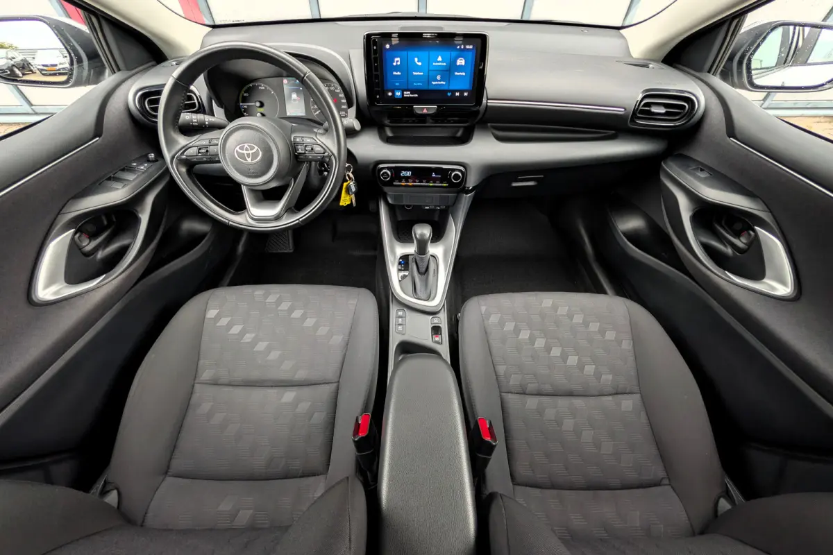 1.5 Hybrid 115 Active Apple CarPlay / Android Auto