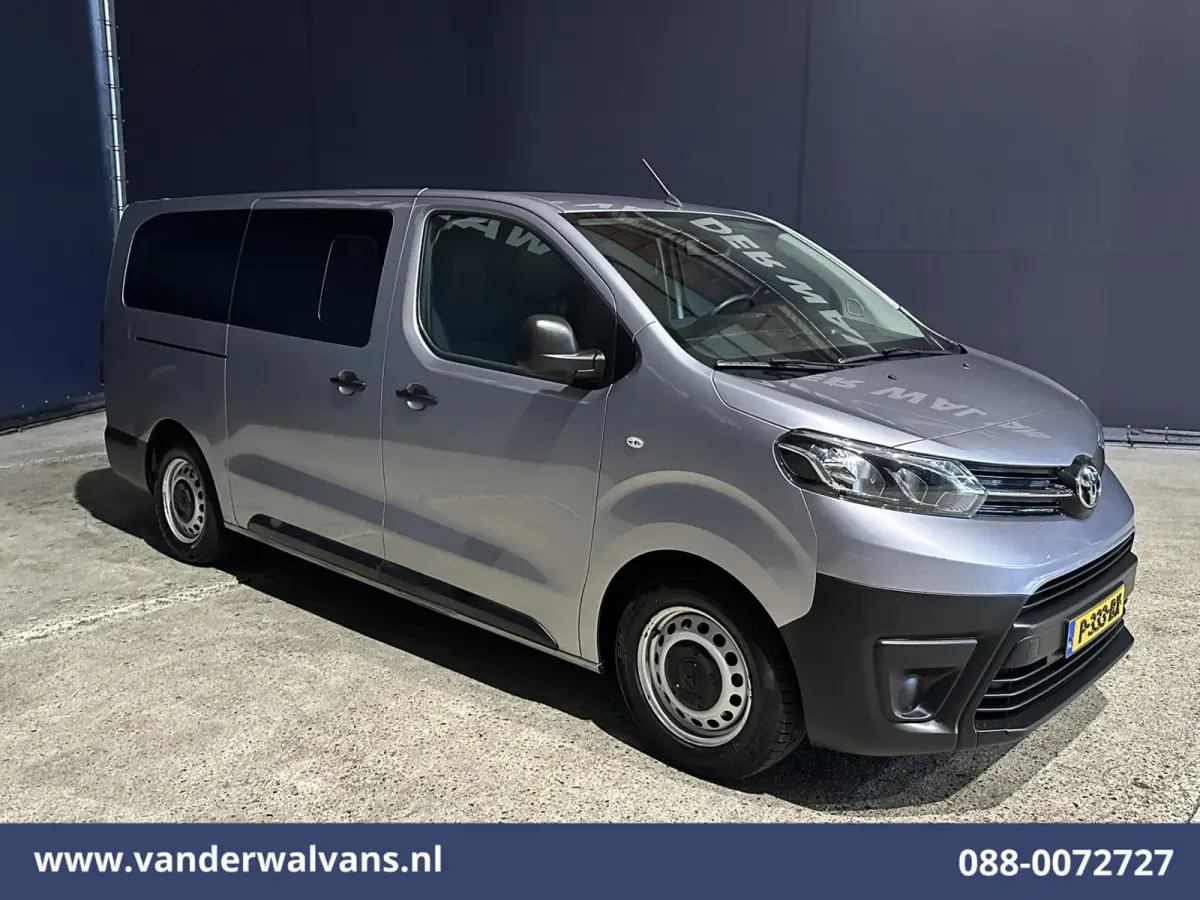 1.5 D-4D 120pk L3H1 Personenbus 9 Zitplaatsen Euro6 Airco | Navigatie | Apple Carplay | Cruisecontrol Android Auto, Trekhaak, Parkeersensoren, Achterklep