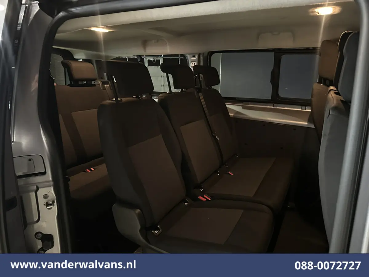 1.5 D-4D 120pk L3H1 Personenbus 9 Zitplaatsen Euro6 Airco | Navigatie | Apple Carplay | Cruisecontrol Android Auto, Trekhaak, Parkeersensoren, Achterklep