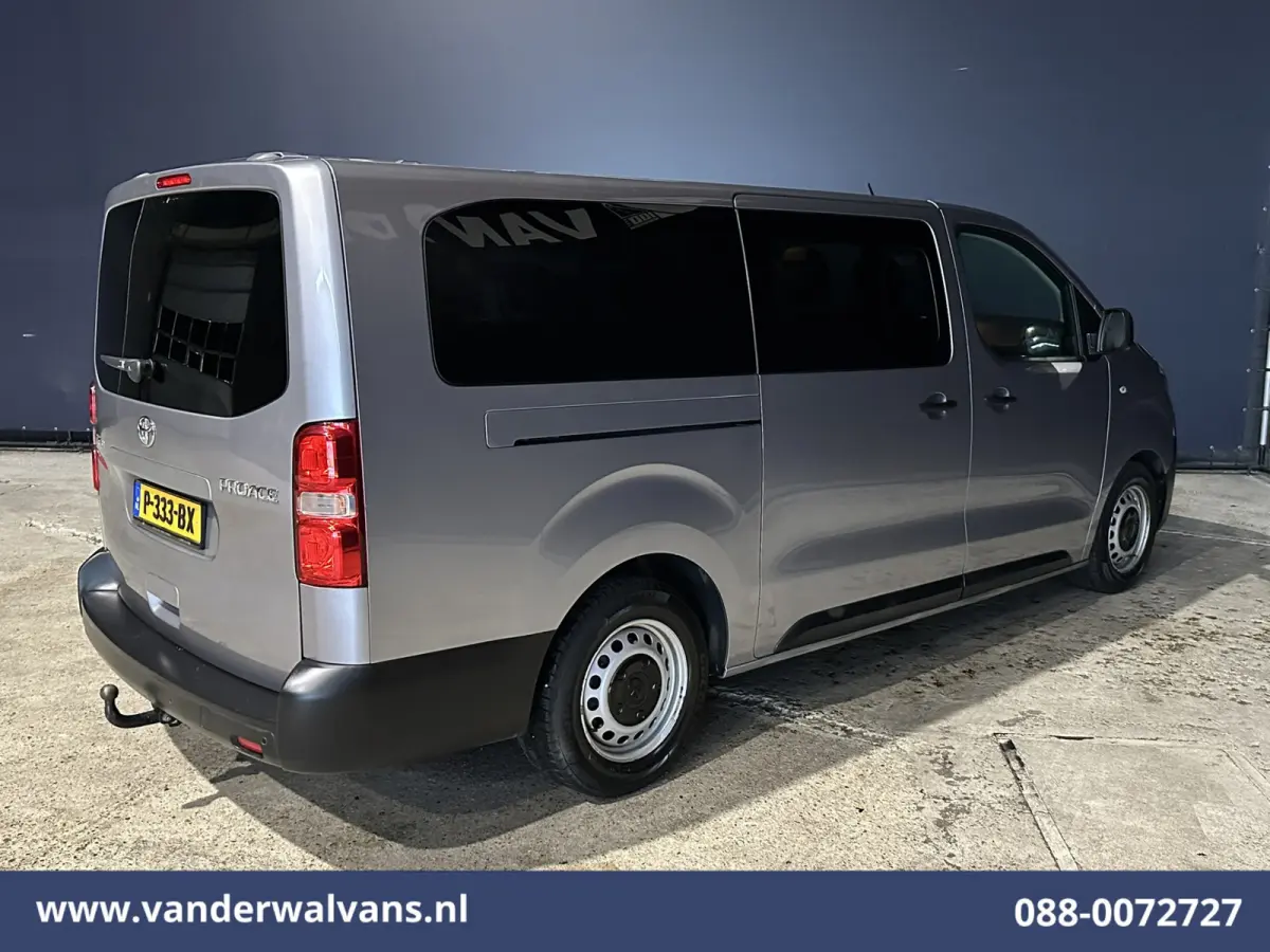 1.5 D-4D 120pk L3H1 Personenbus 9 Zitplaatsen Euro6 Airco | Navigatie | Apple Carplay | Cruisecontrol Android Auto, Trekhaak, Parkeersensoren, Achterklep