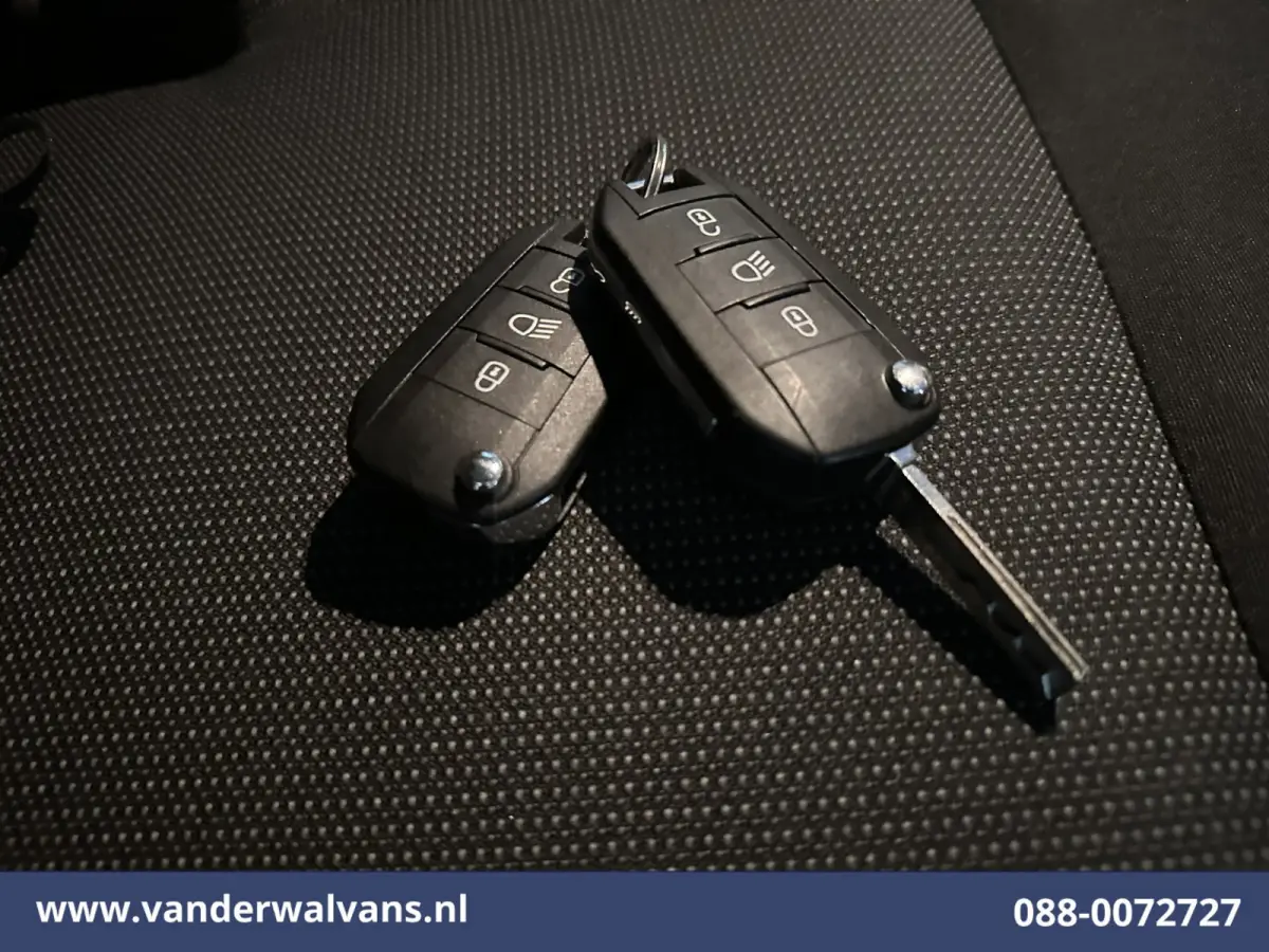 1.5 D-4D 120pk L3H1 Personenbus 9 Zitplaatsen Euro6 Airco | Navigatie | Apple Carplay | Cruisecontrol Android Auto, Trekhaak, Parkeersensoren, Achterklep