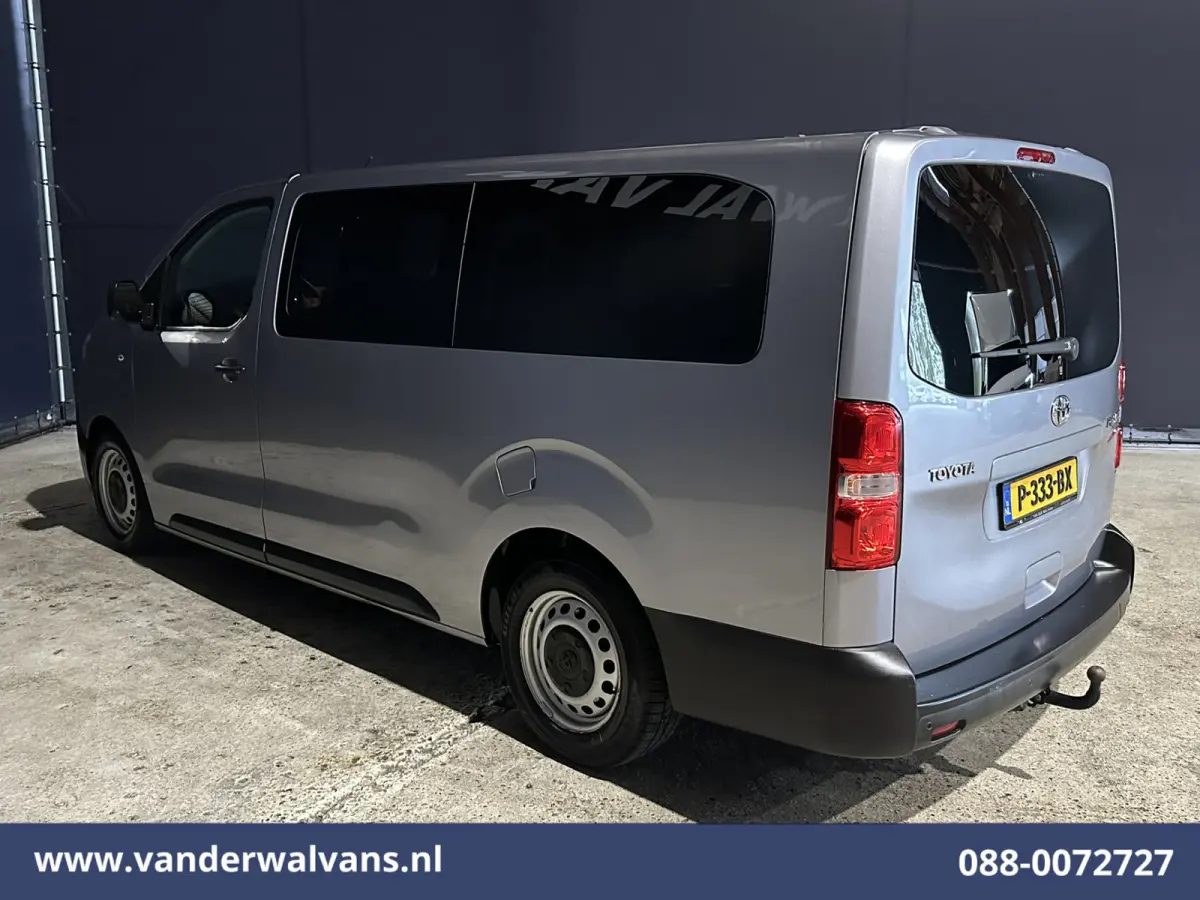 1.5 D-4D 120pk L3H1 Personenbus 9 Zitplaatsen Euro6 Airco | Navigatie | Apple Carplay | Cruisecontrol Android Auto, Trekhaak, Parkeersensoren, Achterklep