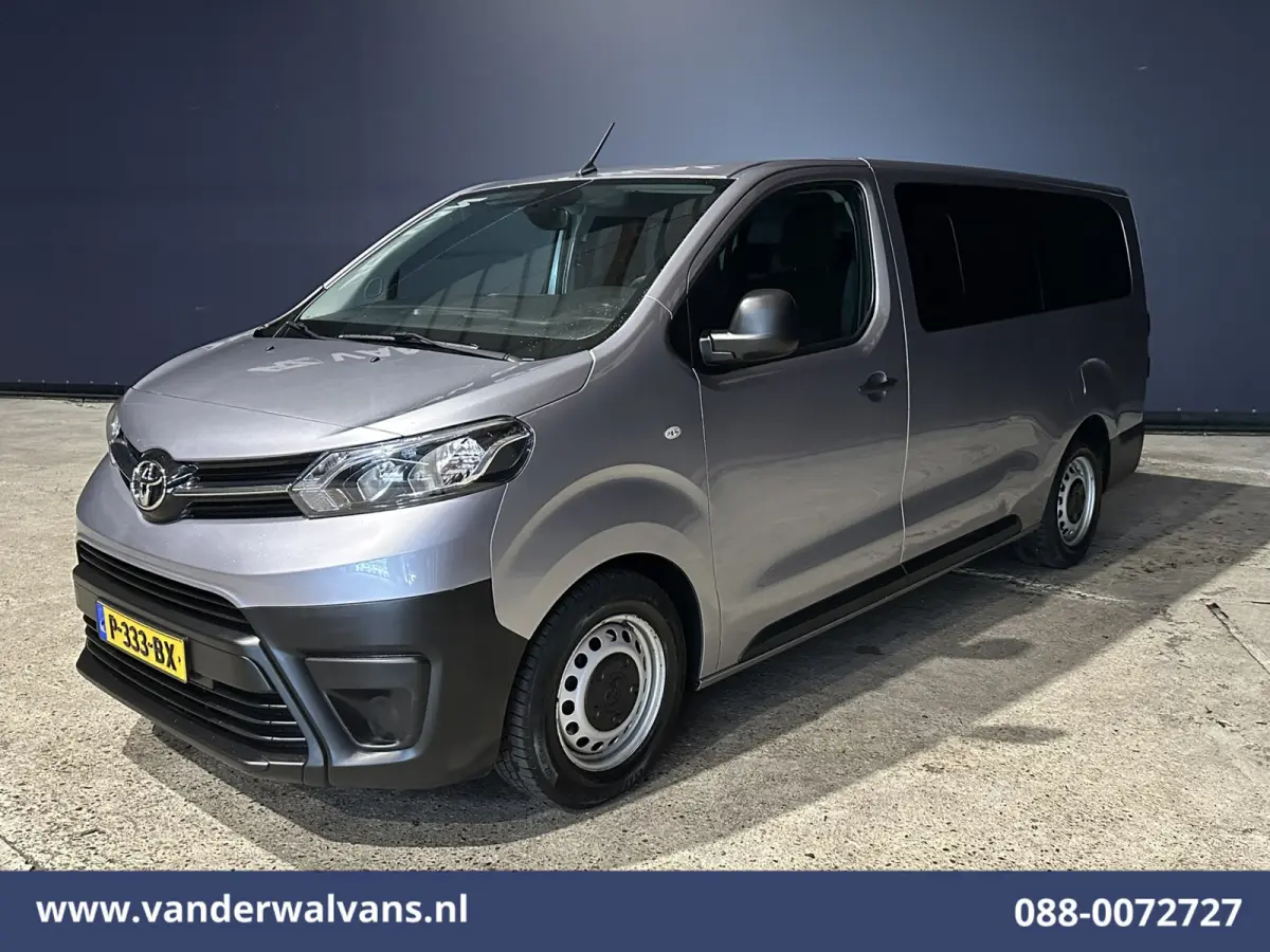 1.5 D-4D 120pk L3H1 Personenbus 9 Zitplaatsen Euro6 Airco | Navigatie | Apple Carplay | Cruisecontrol Android Auto, Trekhaak, Parkeersensoren, Achterklep