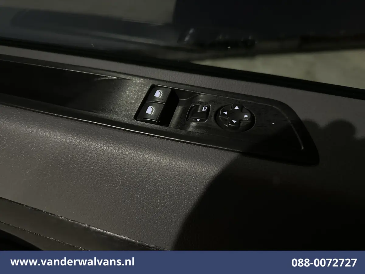 1.5 D-4D 120pk L3H1 Personenbus 9 Zitplaatsen Euro6 Airco | Navigatie | Apple Carplay | Cruisecontrol Android Auto, Trekhaak, Parkeersensoren, Achterklep