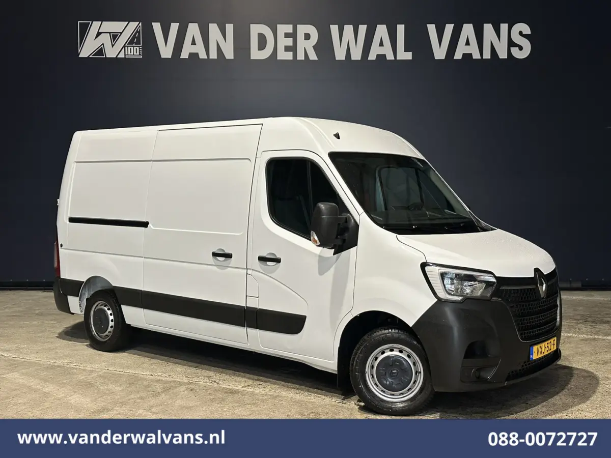 2.3 dCi 136pk L2H2 Euro6 Airco | Navigatie | Camera | Cruisecontrol | LED | 2500kg Trekhaak Parkeersensoren, Bijrijdersbank