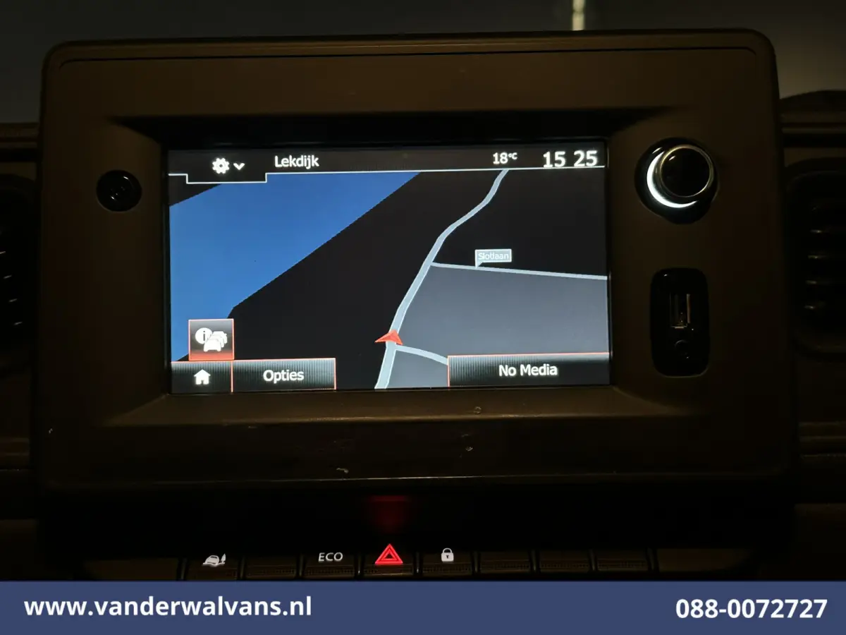 2.3 dCi 136pk L2H2 Euro6 Airco | Navigatie | Camera | Cruisecontrol | LED | 2500kg Trekhaak Parkeersensoren, Bijrijdersbank