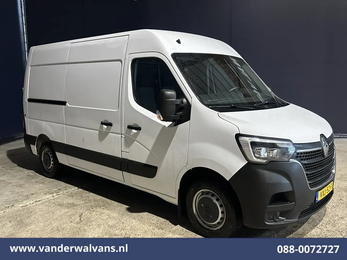 2.3 dCi 136pk L2H2 Euro6 Airco | Navigatie | Camera | Cruisecontrol | LED | 2500kg Trekhaak Parkeersensoren, Bijrijdersbank