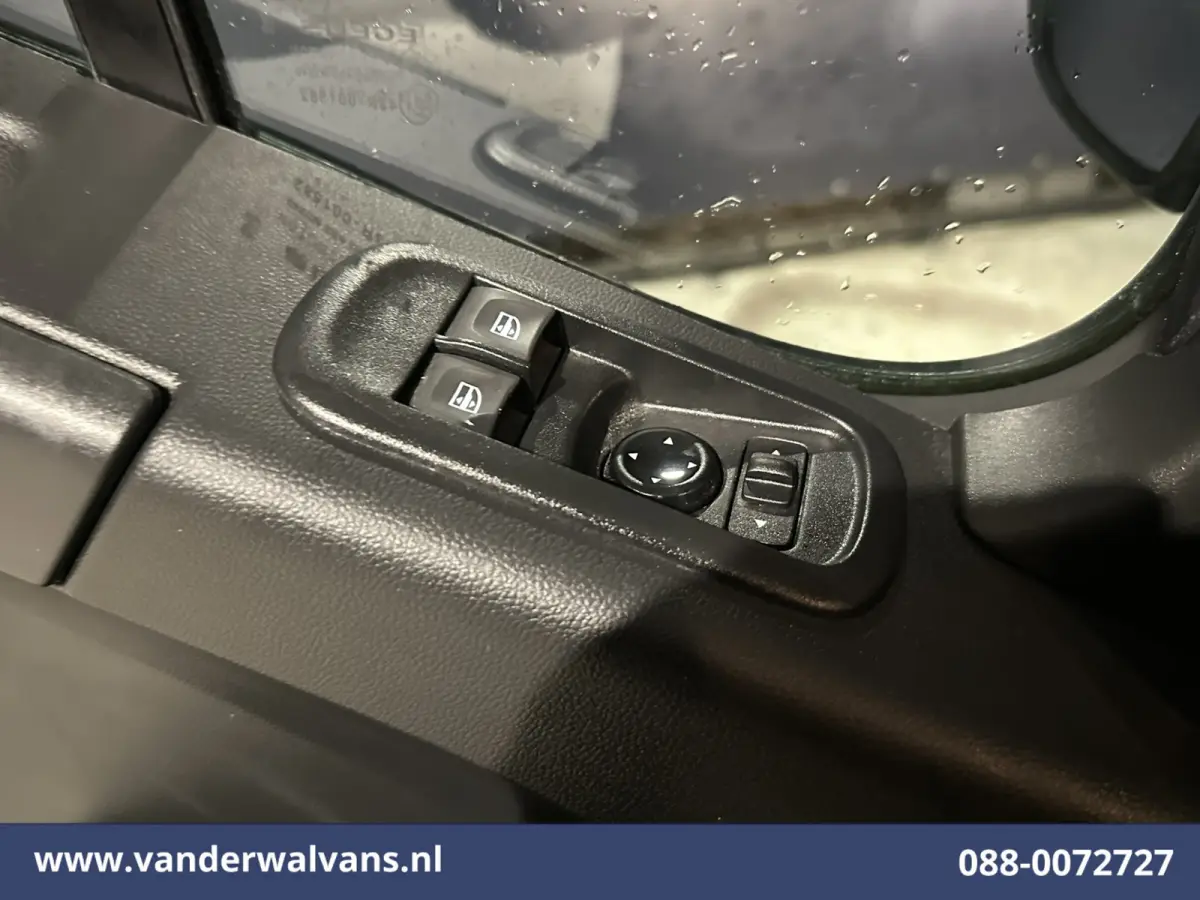 2.3 dCi 136pk L2H2 Euro6 Airco | Navigatie | Camera | Cruisecontrol | LED | 2500kg Trekhaak Parkeersensoren, Bijrijdersbank