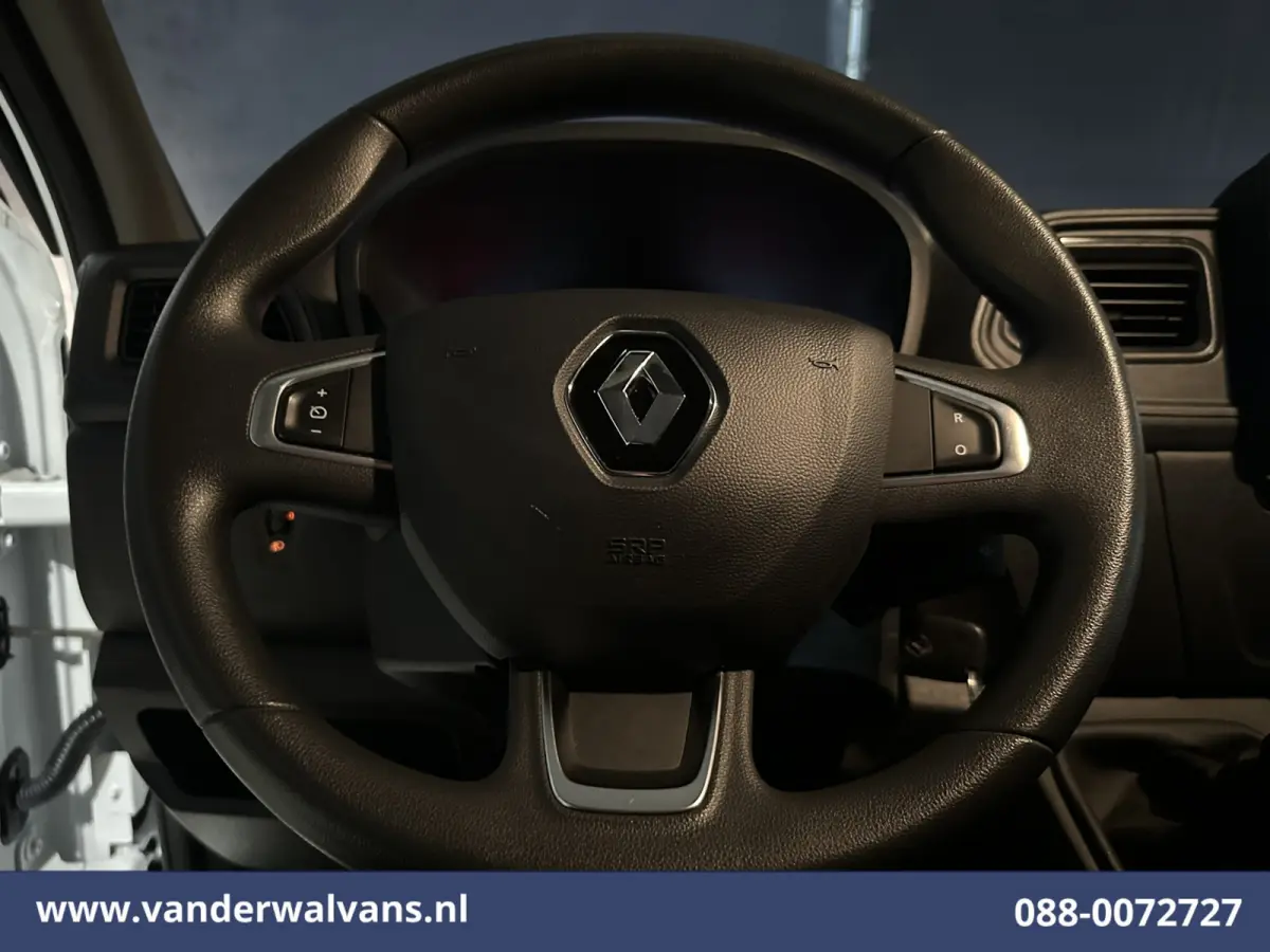 2.3 dCi 136pk L2H2 Euro6 Airco | Navigatie | Camera | Cruisecontrol | LED | 2500kg Trekhaak Parkeersensoren, Bijrijdersbank