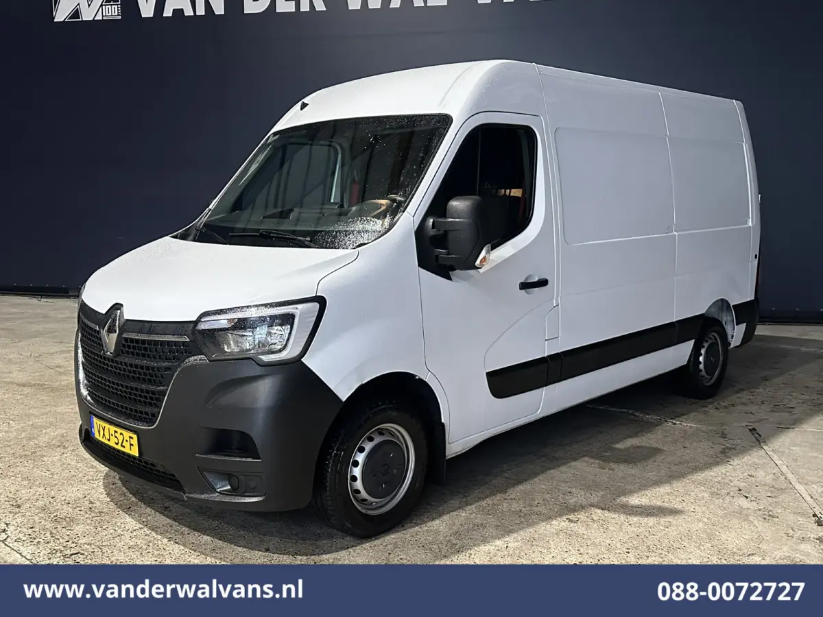 2.3 dCi 136pk L2H2 Euro6 Airco | Navigatie | Camera | Cruisecontrol | LED | 2500kg Trekhaak Parkeersensoren, Bijrijdersbank