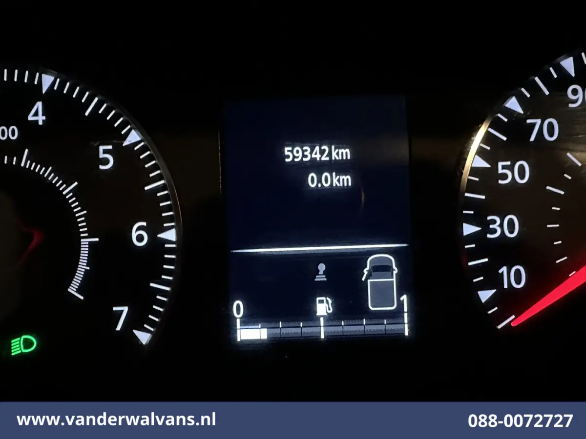 2.3 dCi 136pk L2H2 Euro6 Airco | Navigatie | Camera | Cruisecontrol | LED | 2500kg Trekhaak Parkeersensoren, Bijrijdersbank