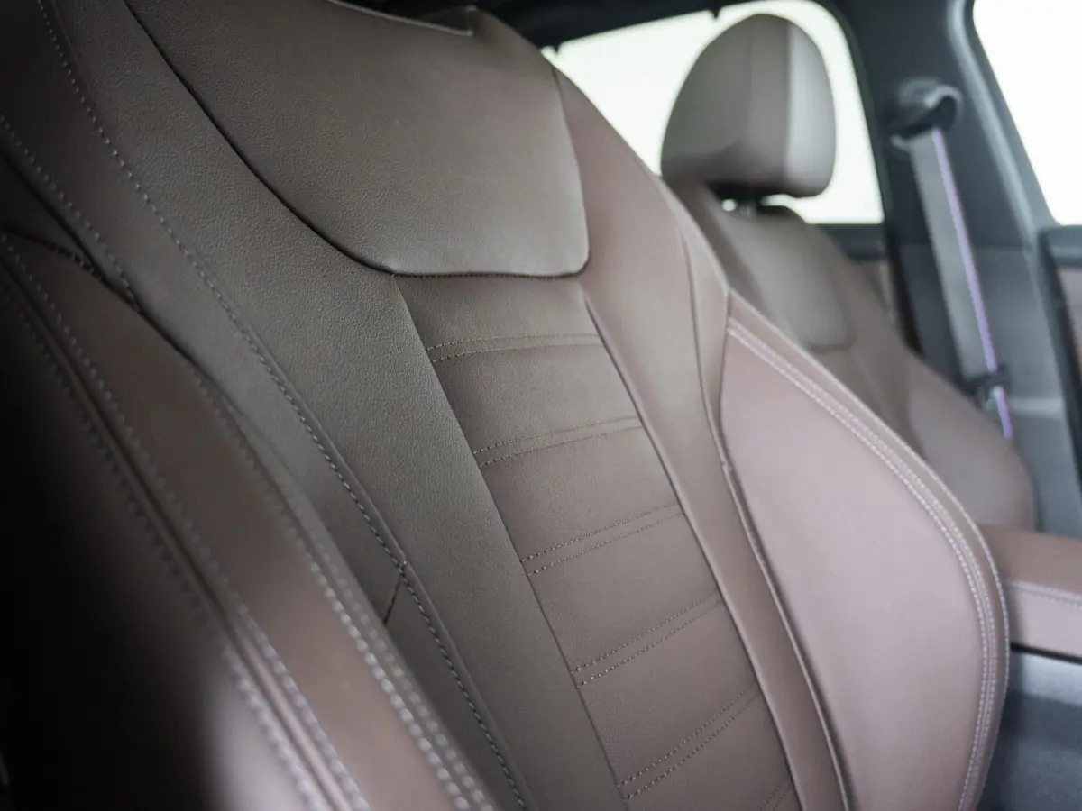 330e | M Sportpakket Pro | Driving Assistant Professional | Panoramadak | HIFI | 18 inch | Trekhaak
