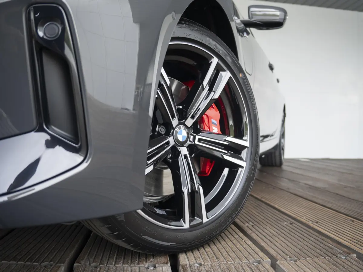 330e | M Sportpakket Pro | Driving Assistant Professional | Panoramadak | HIFI | 18 inch | Trekhaak