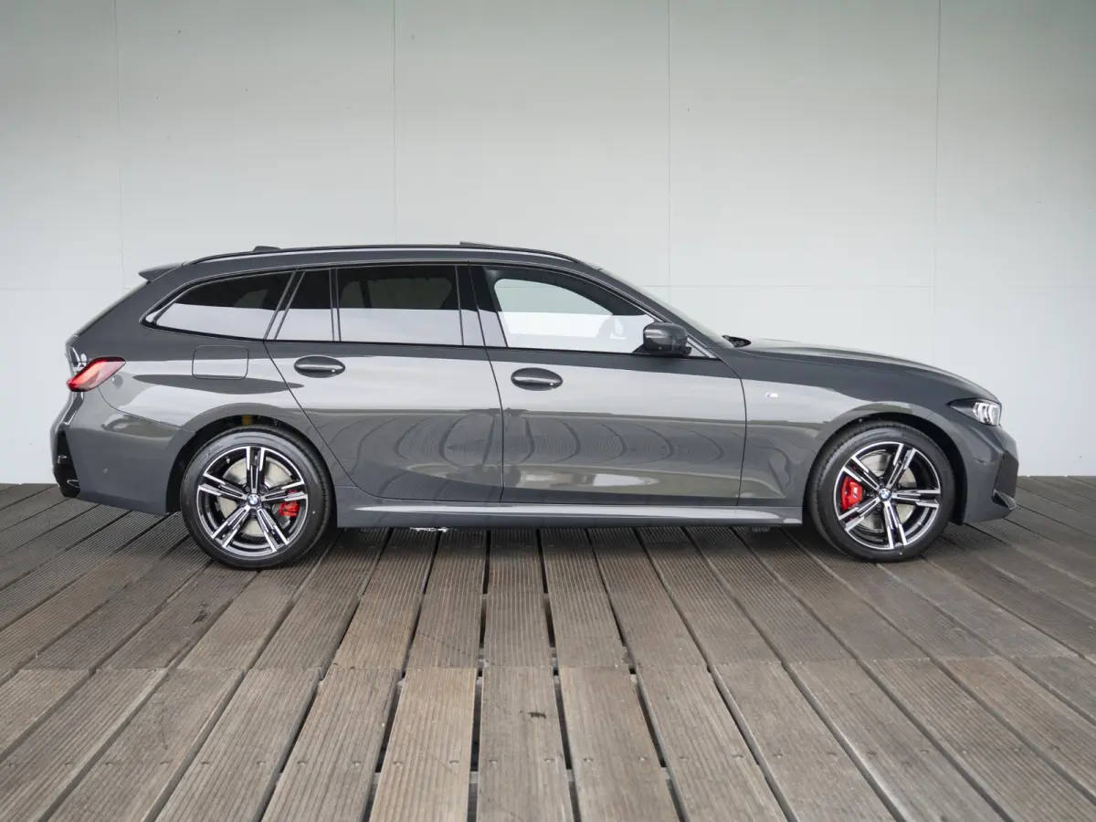330e | M Sportpakket Pro | Driving Assistant Professional | Panoramadak | HIFI | 18 inch | Trekhaak