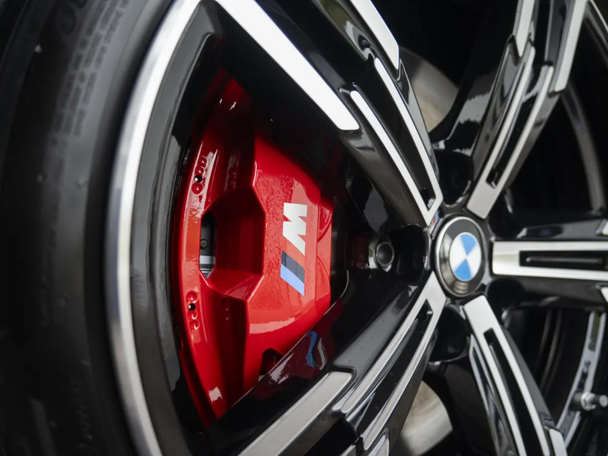 330e | M Sportpakket Pro | Driving Assistant Professional | Panoramadak | HIFI | 18 inch | Trekhaak