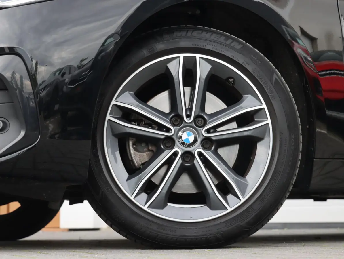 218i High Executive | Hoge zit