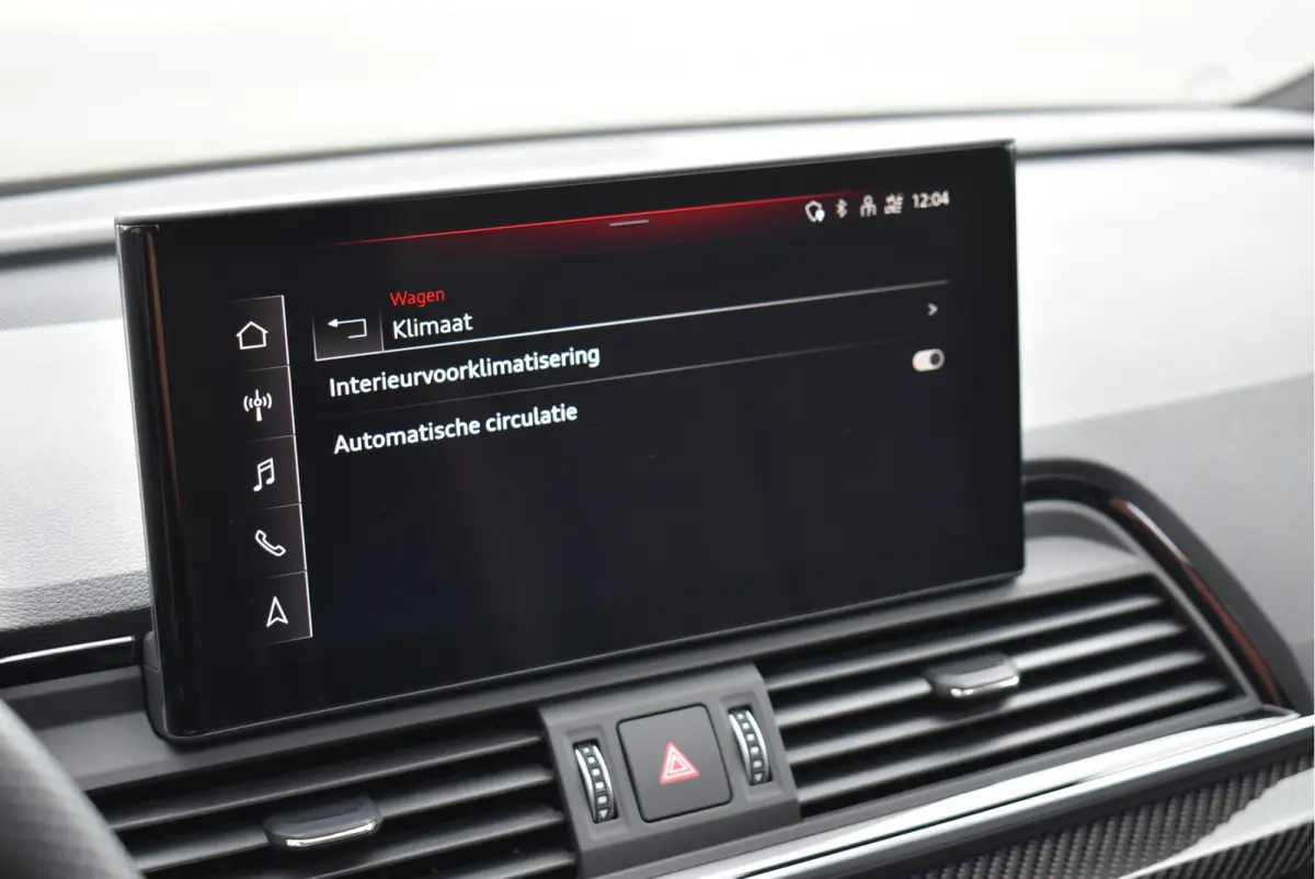 50 TFSI e S-Line 299 Pk Competition Pano Lucht Carbon Keyless Trekhaak Oled Matrix 21 Inch