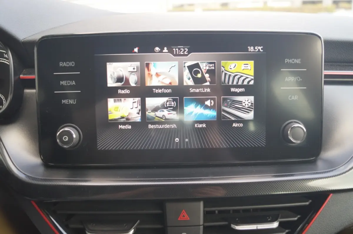 1.0 TSI 110pk Sport Business -NAVI-ECC-PDC-LED-