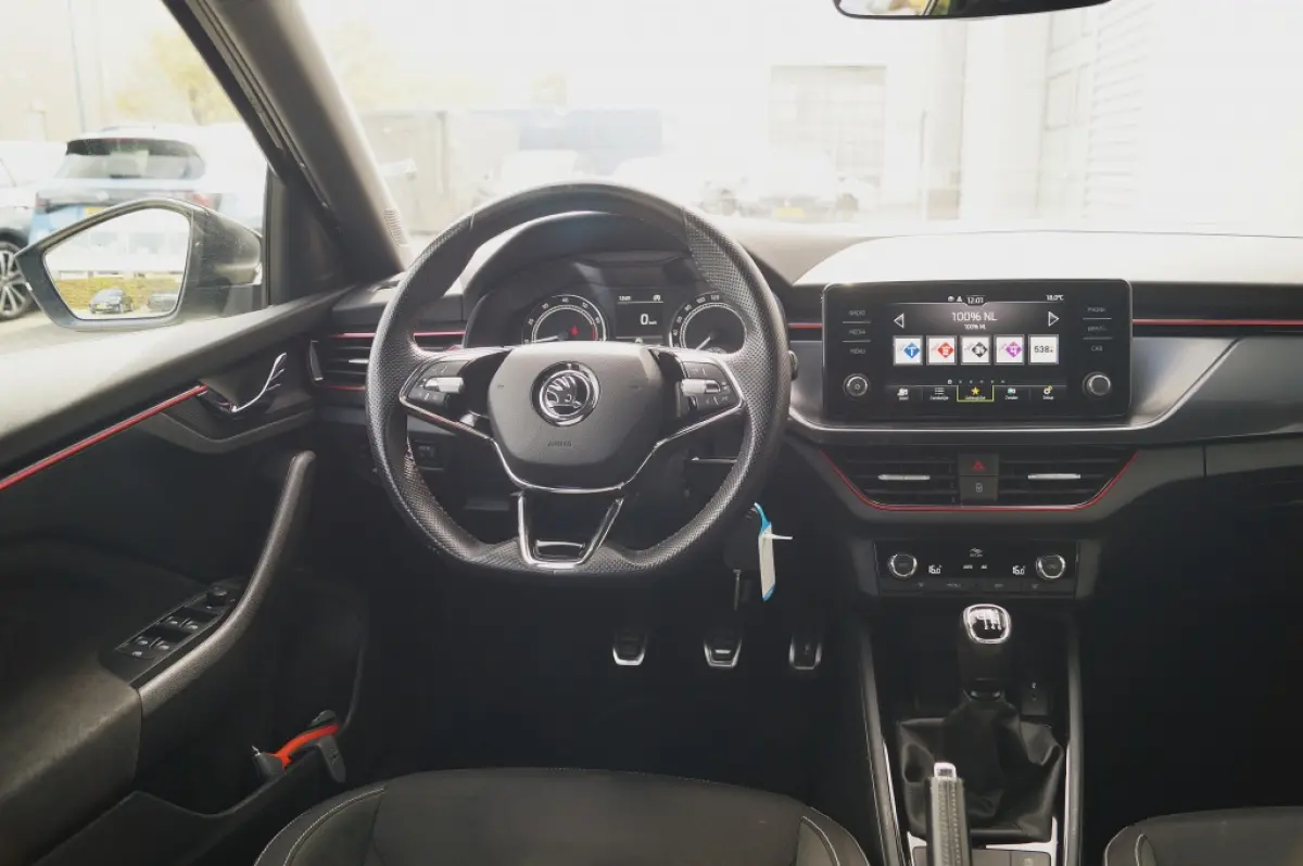 1.0 TSI 110pk Sport Business -NAVI-ECC-PDC-LED-