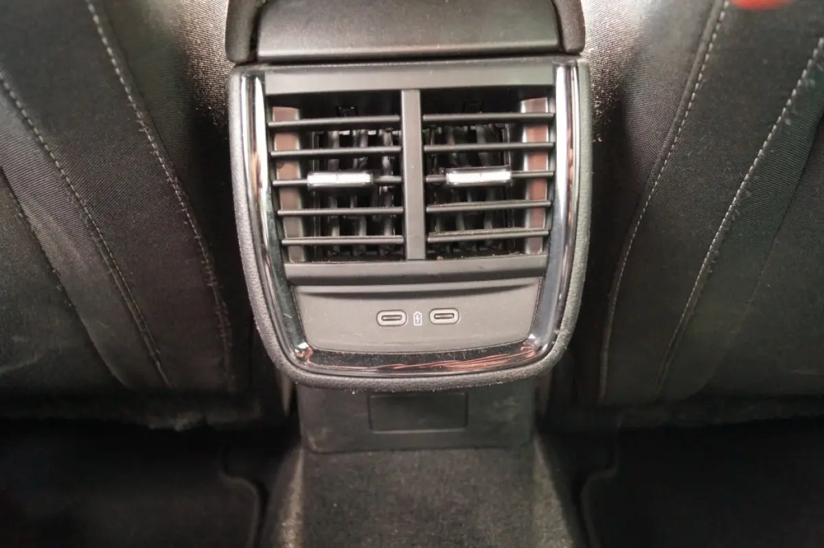 1.0 TSI 110pk Sport Business -NAVI-ECC-PDC-LED-