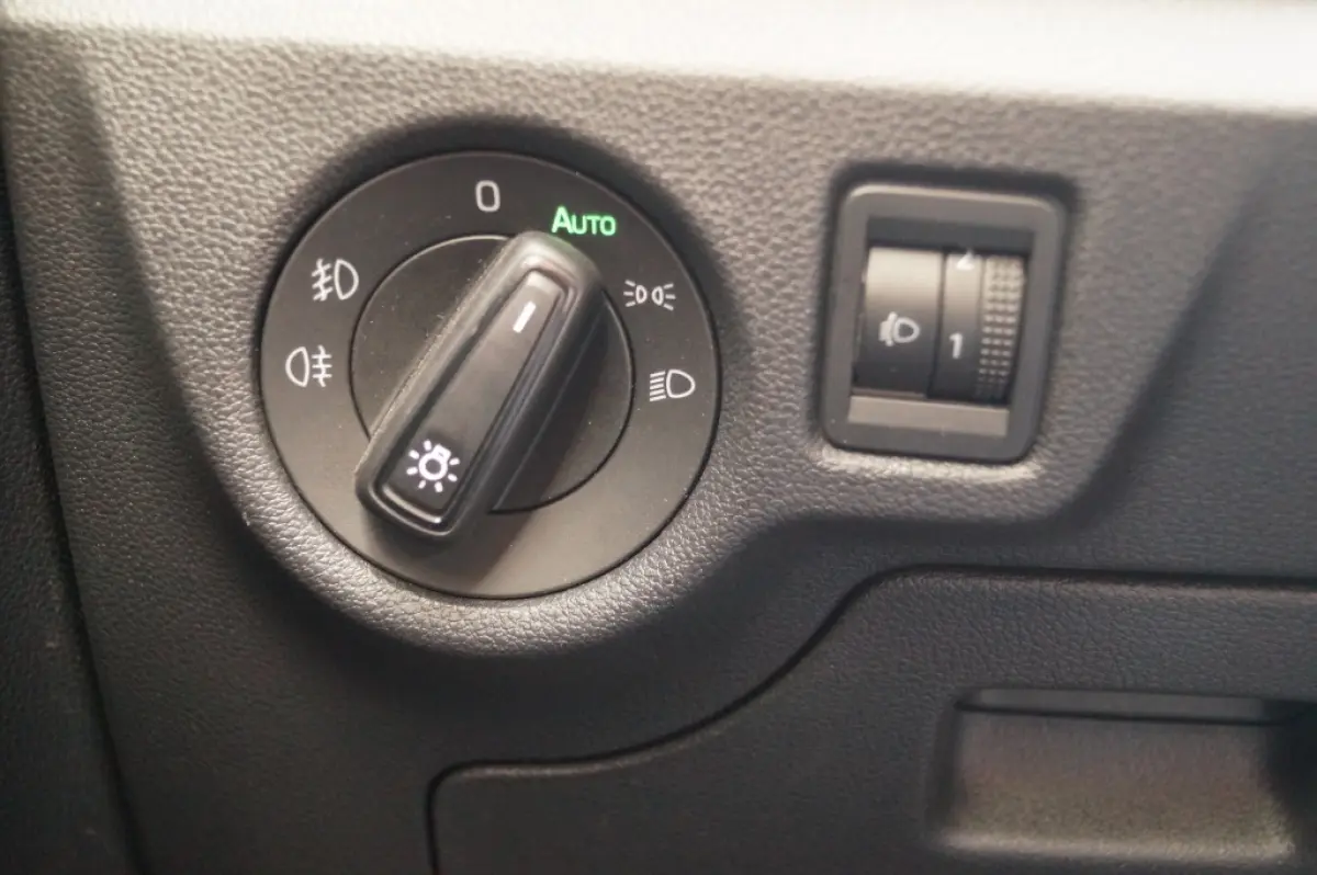 1.0 TSI 110pk Sport Business -NAVI-ECC-PDC-LED-