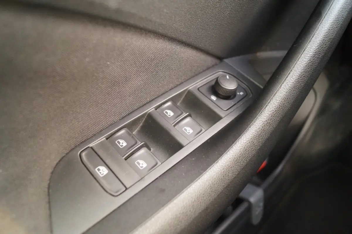 1.0 TSI 110pk Sport Business -NAVI-ECC-PDC-LED-