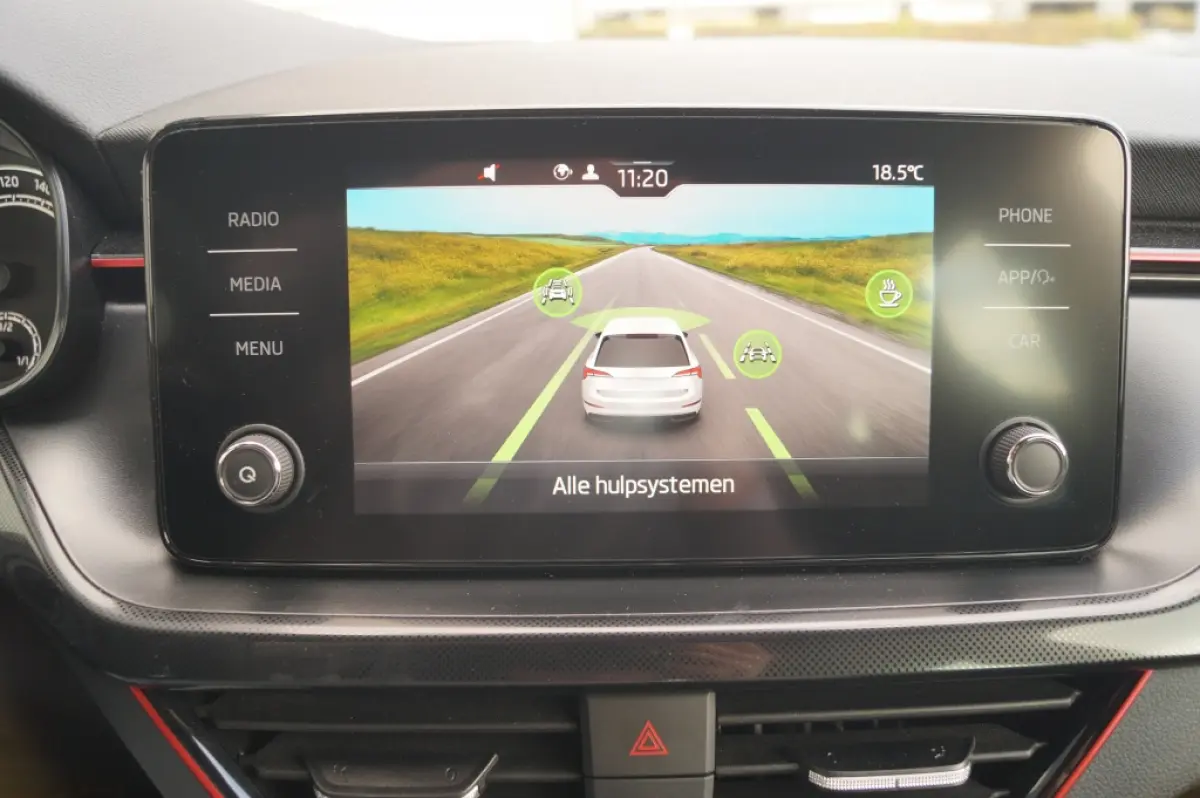 1.0 TSI 110pk Sport Business -NAVI-ECC-PDC-LED-