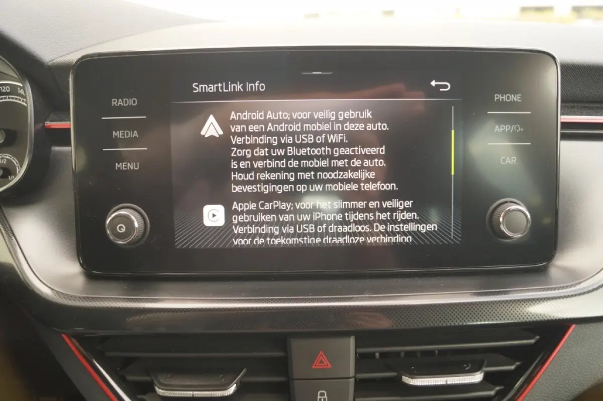 1.0 TSI 110pk Sport Business -NAVI-ECC-PDC-LED-