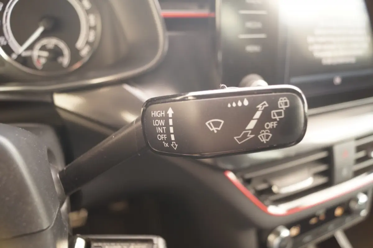 1.0 TSI 110pk Sport Business -NAVI-ECC-PDC-LED-