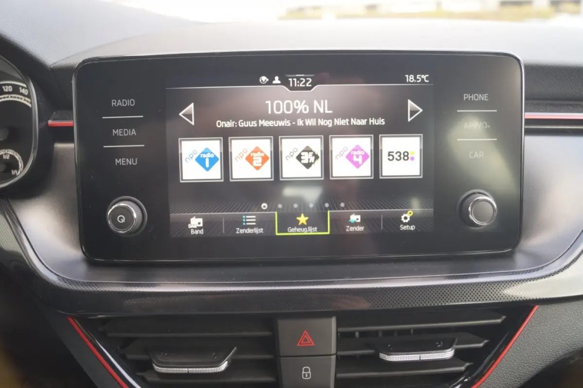 1.0 TSI 110pk Sport Business -NAVI-ECC-PDC-LED-