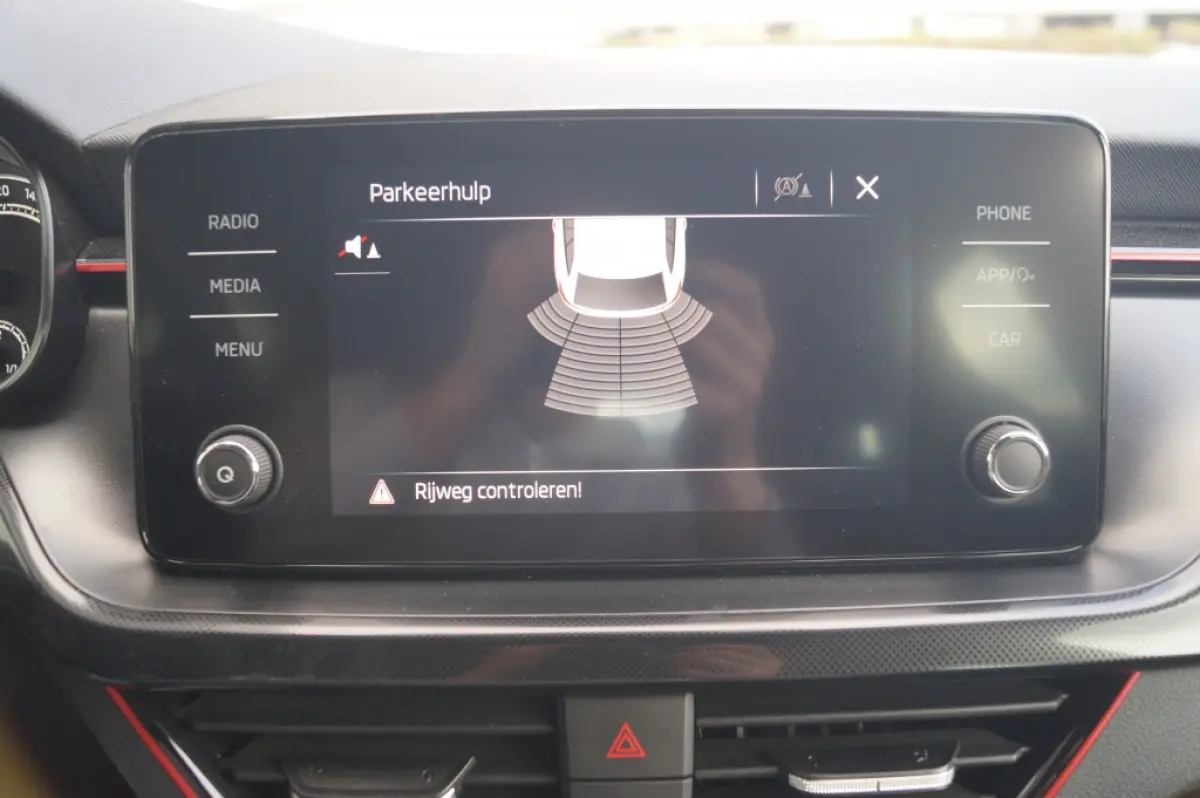 1.0 TSI 110pk Sport Business -NAVI-ECC-PDC-LED-