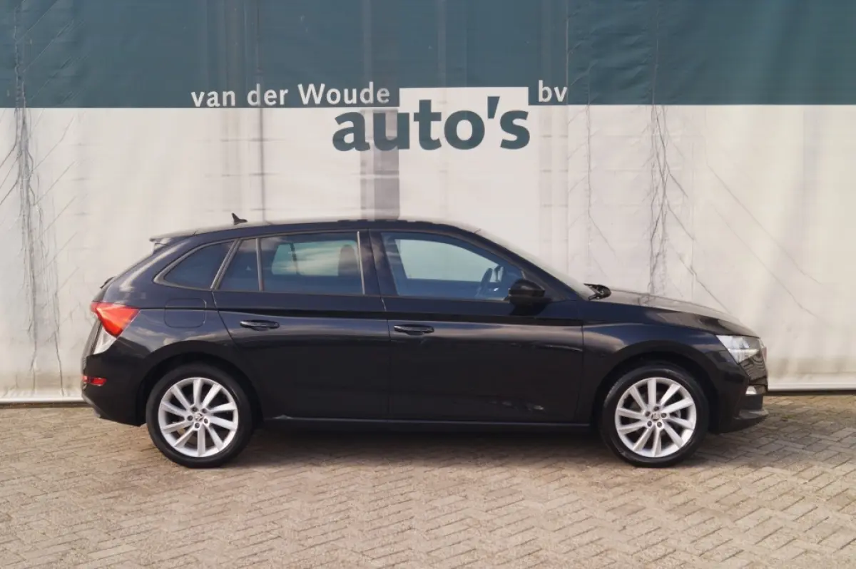 1.0 TSI 110pk Sport Business -NAVI-ECC-PDC-LED-