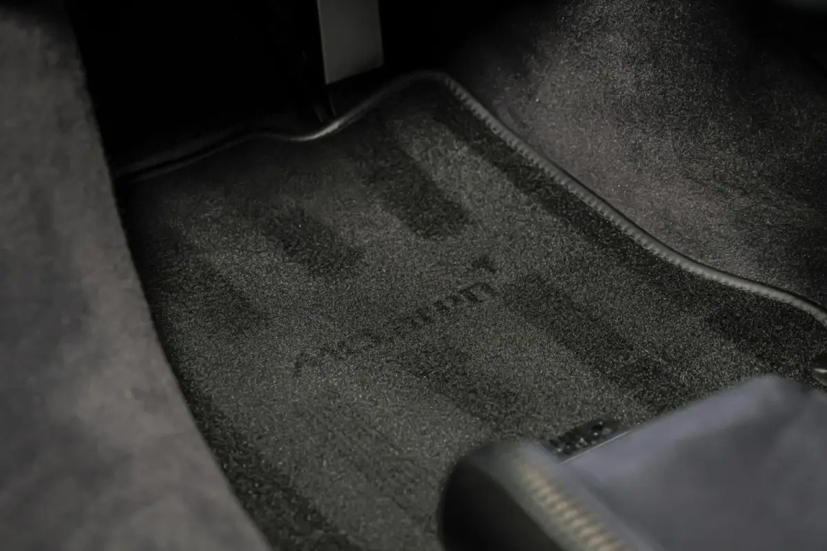 3.8 V8|Senna seats|PPF|Lift|Carbon|B&W