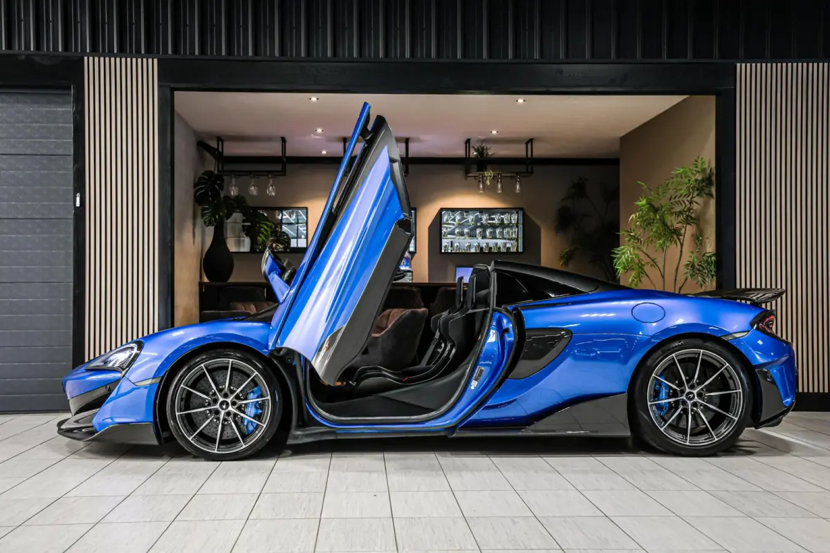 3.8 V8|Senna seats|PPF|Lift|Carbon|B&W